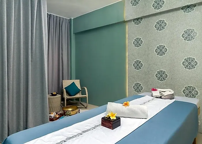 フォー ポイント バイ シェラトン バリ ホテル 4*